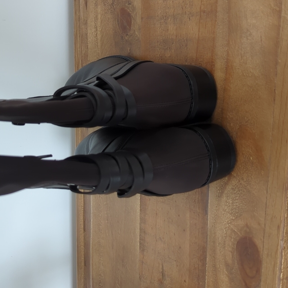 🆕 VINCE CAMUTO Stylish Gray and Brown Knee-High leather Boots - Picture 5 of 10